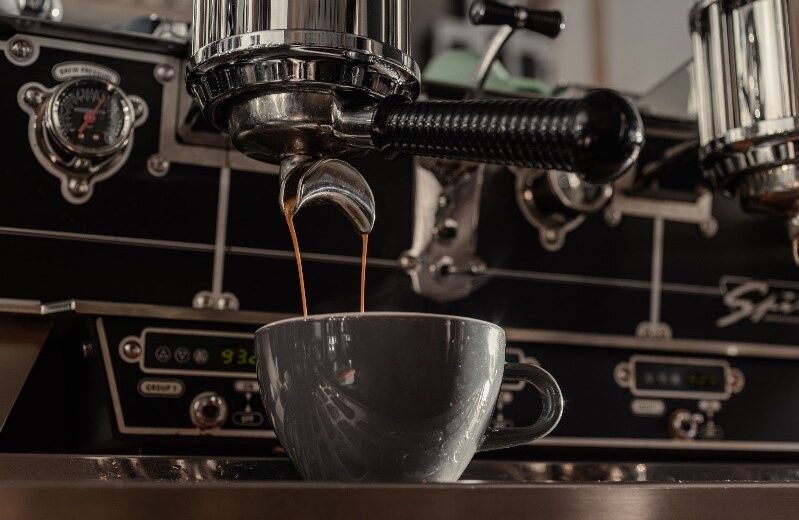 קפה נמזג ממכונה